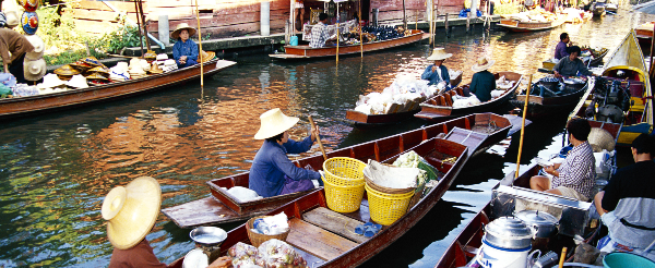 丹能沙朵水上市場+手搖船+小吃米粉湯→Let's Relax Spa 芳香精油按摩60分鐘→河濱碼頭夜市