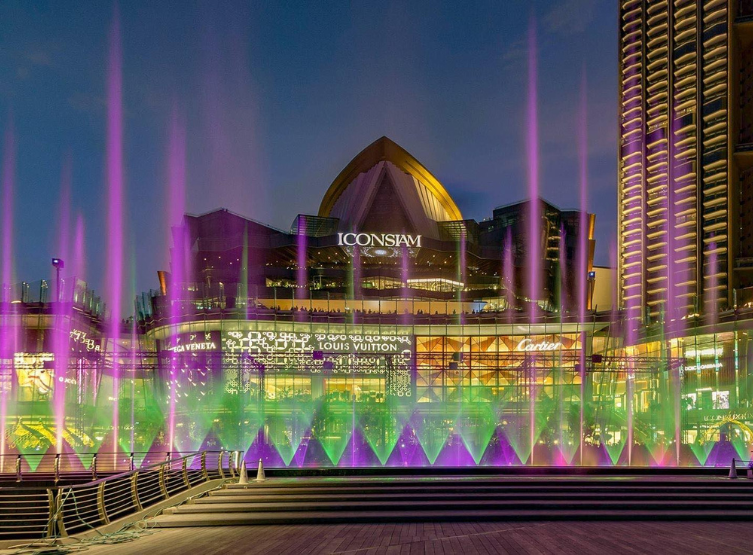 台北→曼谷→手標泰奶先來一杯→泰式米其林小吃→曼谷最強百貨公司ICON SIAM→Sri Trat泰式米其林必比登推薦