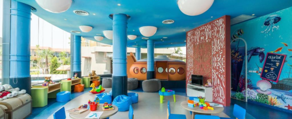 Bluport購物中心&超市逛逛買買→渡假村自由活動&享用海景下午茶→渡假村晚餐