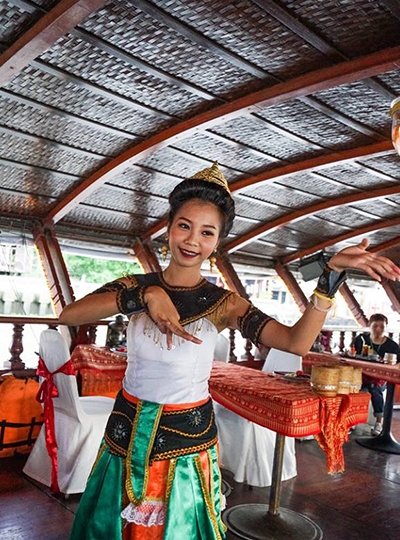 台北→曼谷→第一杯~手標泰式奶茶→Iconsiam 暹羅天地(推薦室內水上市場)→湄南河遊河晚餐→RED SKY 星空酒吧(現點現付)
