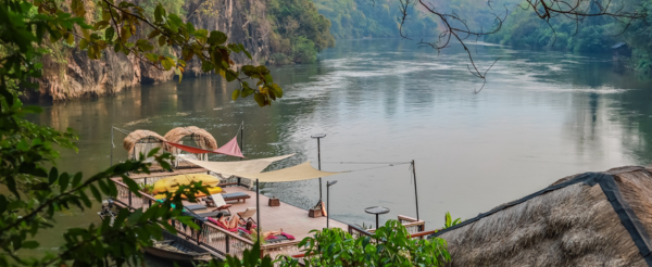 DAY4:曼谷發車前往北碧 (中停景點 桂河大橋 & 水上餐廳用餐 & 死亡鐵路精華路段 & 茉莉之城)→渡假村內營火泰式風味餐+糖果大風吹
