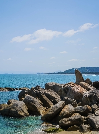 蘇美島環島觀光(阿公阿媽石、南濛瀑布、大金佛)→泰皇朝SPA 150分鐘經典療程→中央百貨