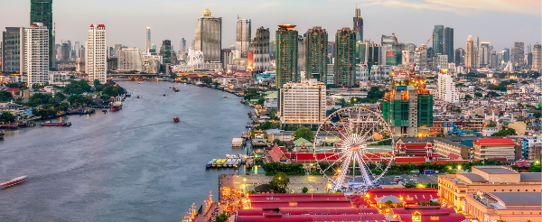 丹能沙朵水上市場+手搖船+小吃米粉湯→Let's Relax Spa 芳香精油按摩60分鐘→河濱碼頭夜市