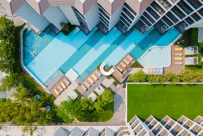 台北→曼谷→新開幕 ! 泰式按摩60分鐘(臥佛寺畢業的師父)→ICON SIAM百貨公司+贈送一杯手標泰奶(晚上可欣賞燈光水舞秀)→MK 泰式火鍋