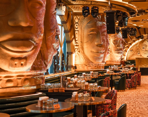 睡到自然醒&飯店自由活動→招牌泰式按摩90分鐘→泰國流水蝦吃到飽+非酒精性飲品暢飲→瑪雅風高空酒吧(現點現付,可欣賞DJ及火舞表演秀)