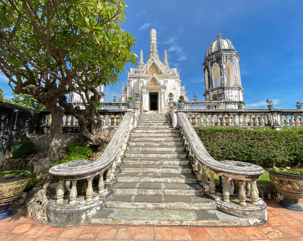 Day3 丹能沙朵水上市場&手搖船→泰式經典小吃→前往華欣→拷汪皇宮＋纜車體驗→渡假村晚餐