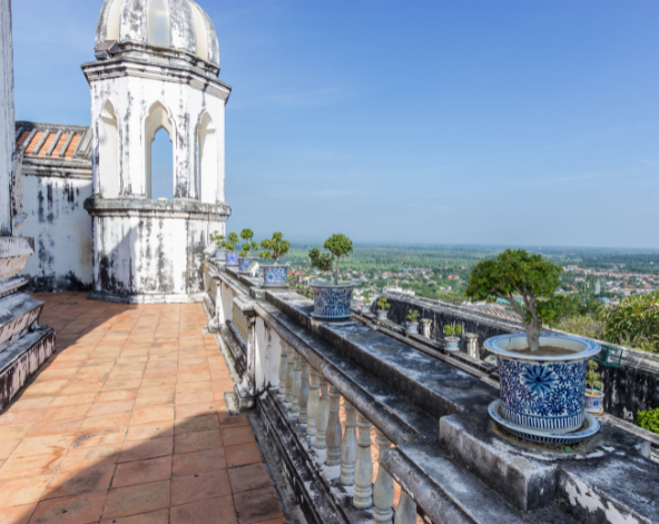 Day3 丹能沙朵水上市場&手搖船→泰式經典小吃→前往華欣→拷汪皇宮＋纜車體驗→渡假村晚餐