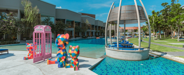 Day4 台版Running Man~渡假村泳池PK拿禮物→Bluport購物中心&超市逛逛買買→華欣沙灘→海景西式餐廳→華欣夜市